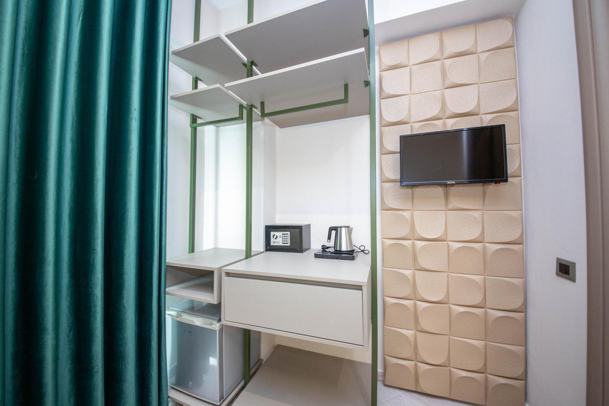 Hotel Royal Radhimë Esterno foto