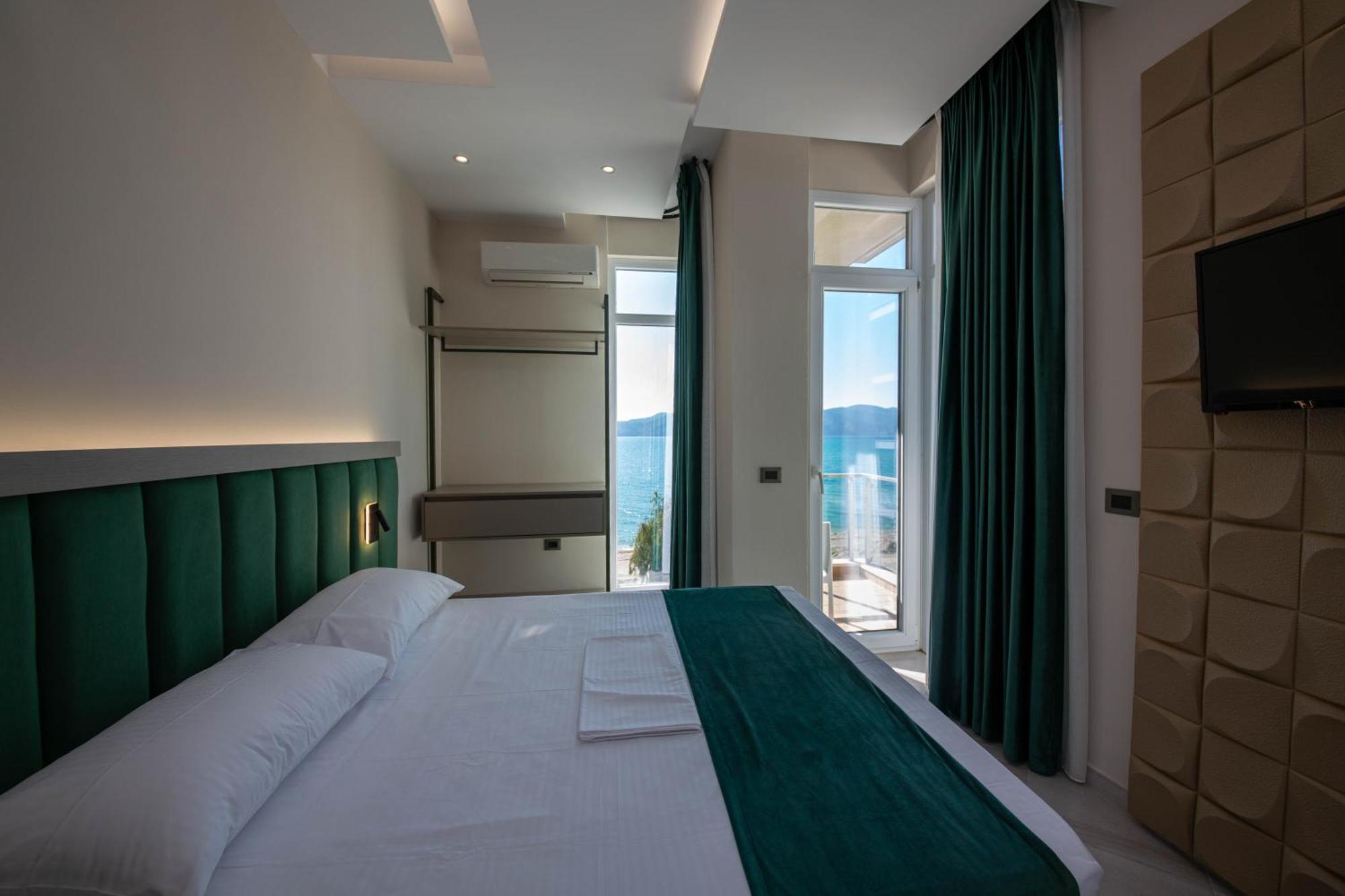 Hotel Royal Radhimë Esterno foto