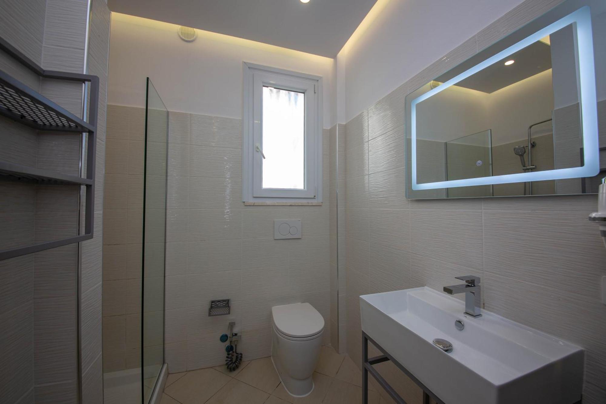 Hotel Royal Radhimë Esterno foto
