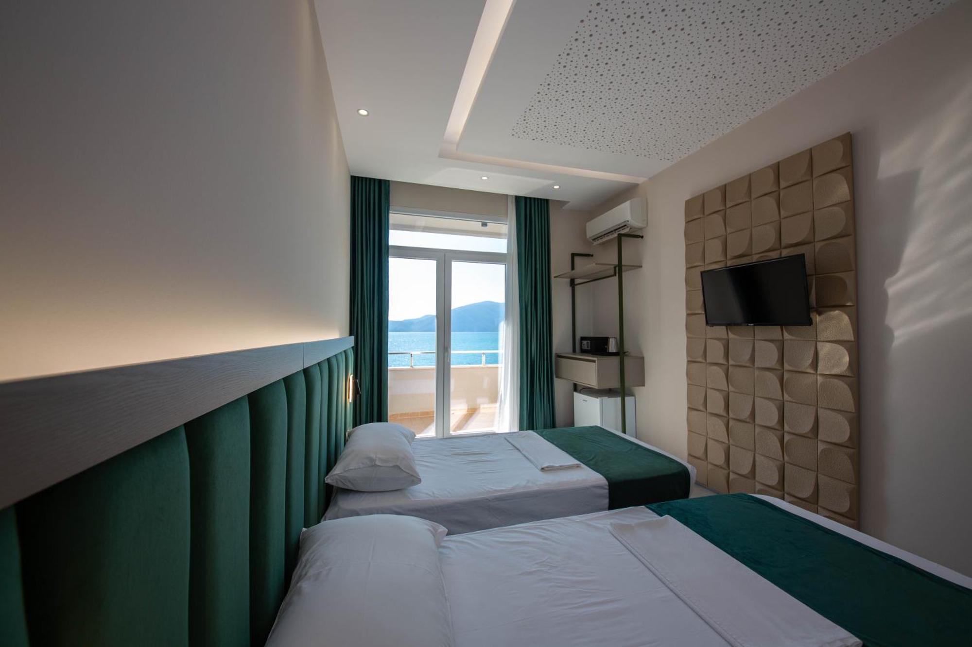 Hotel Royal Radhimë Esterno foto